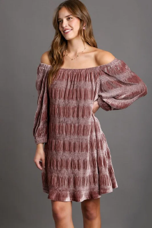 Mini dress with zen vibes-Mauve Off-Shoulder Velvet Mini Dress