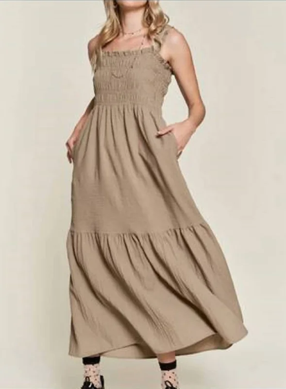 Midi dress with sporty look-Smocked Tuffle Sleeveless Midi Dress In Taupe