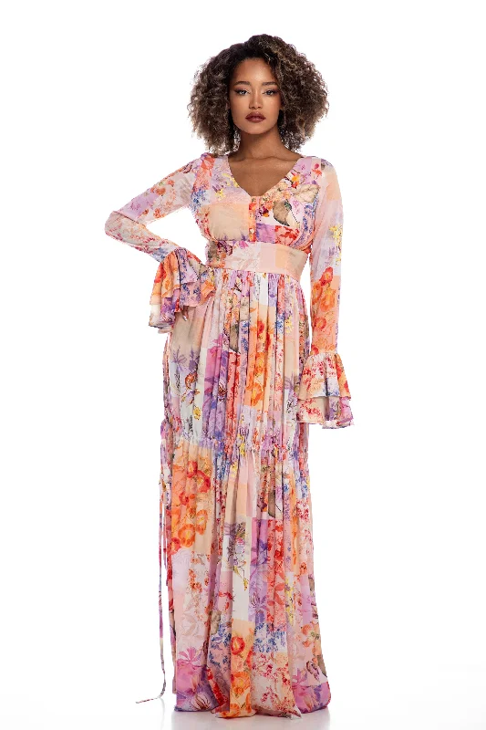 Maxi dress with bohemian vibes-Long Dress with Floral Pattern