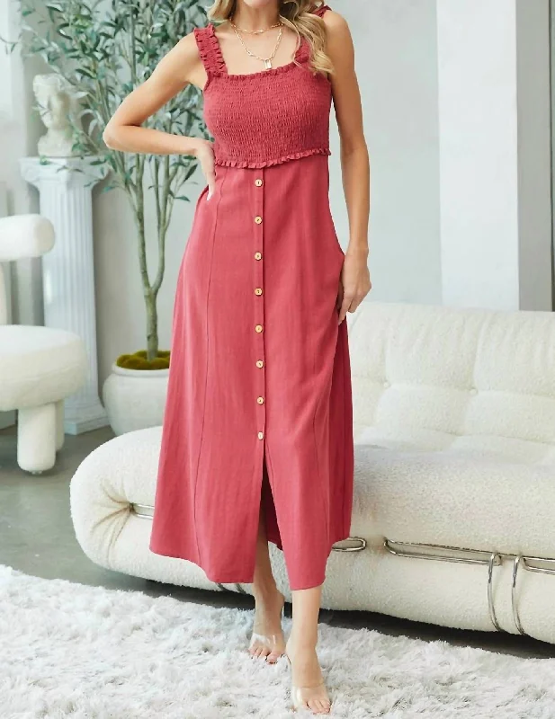 Midi dress with casual chic-Smocked Midi Dress In Brick Red