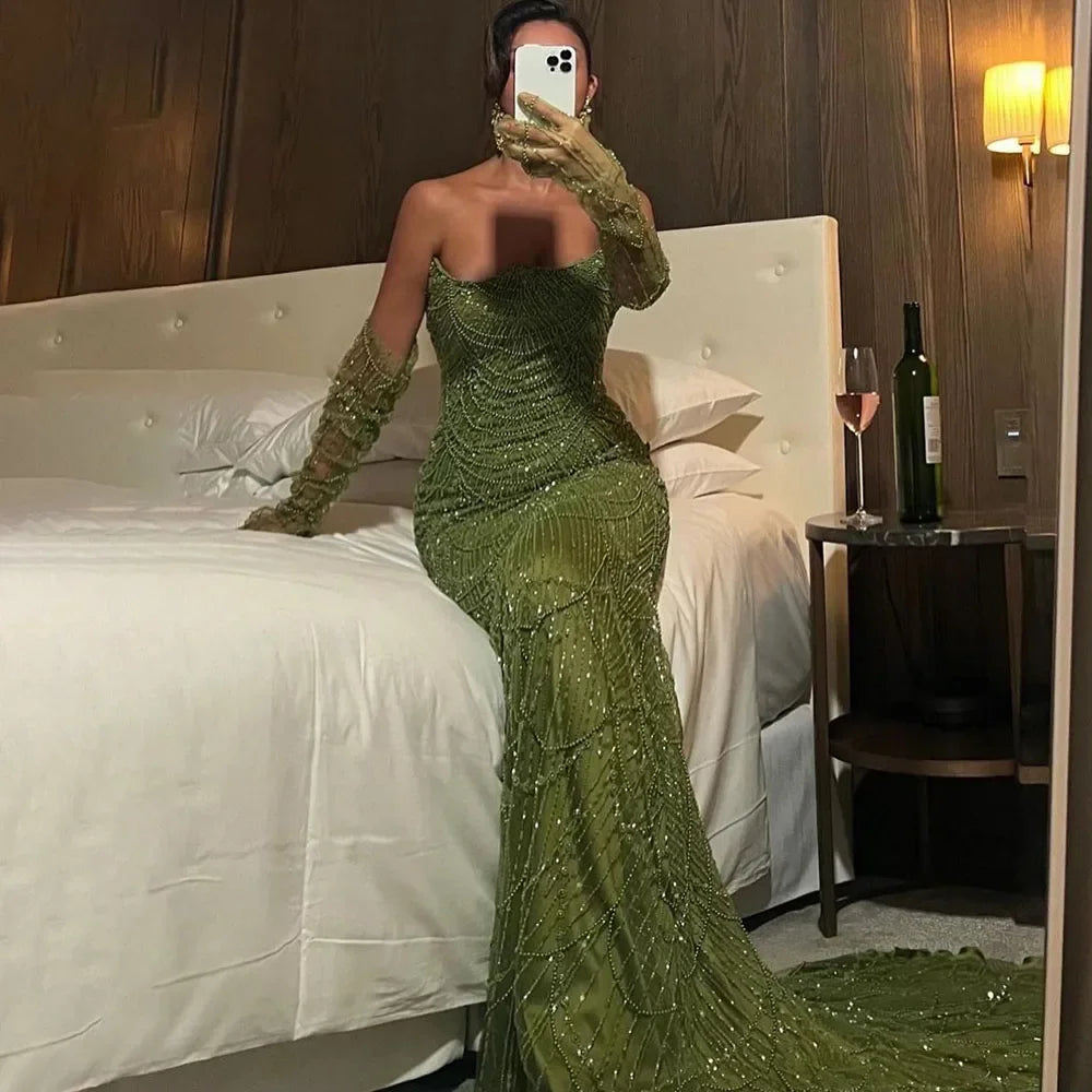 Serene Hill 2024 Women Wedding Parties Dubai Arabia Luxury Evening Dresses Gowns Green Strapless Mermaid With Gloves LA72352 Plush Size